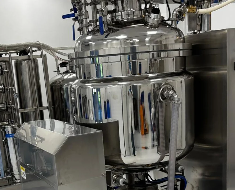 Un macchinario del laboratorio di FB Tech.